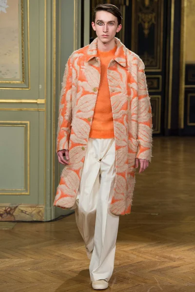 Look 33